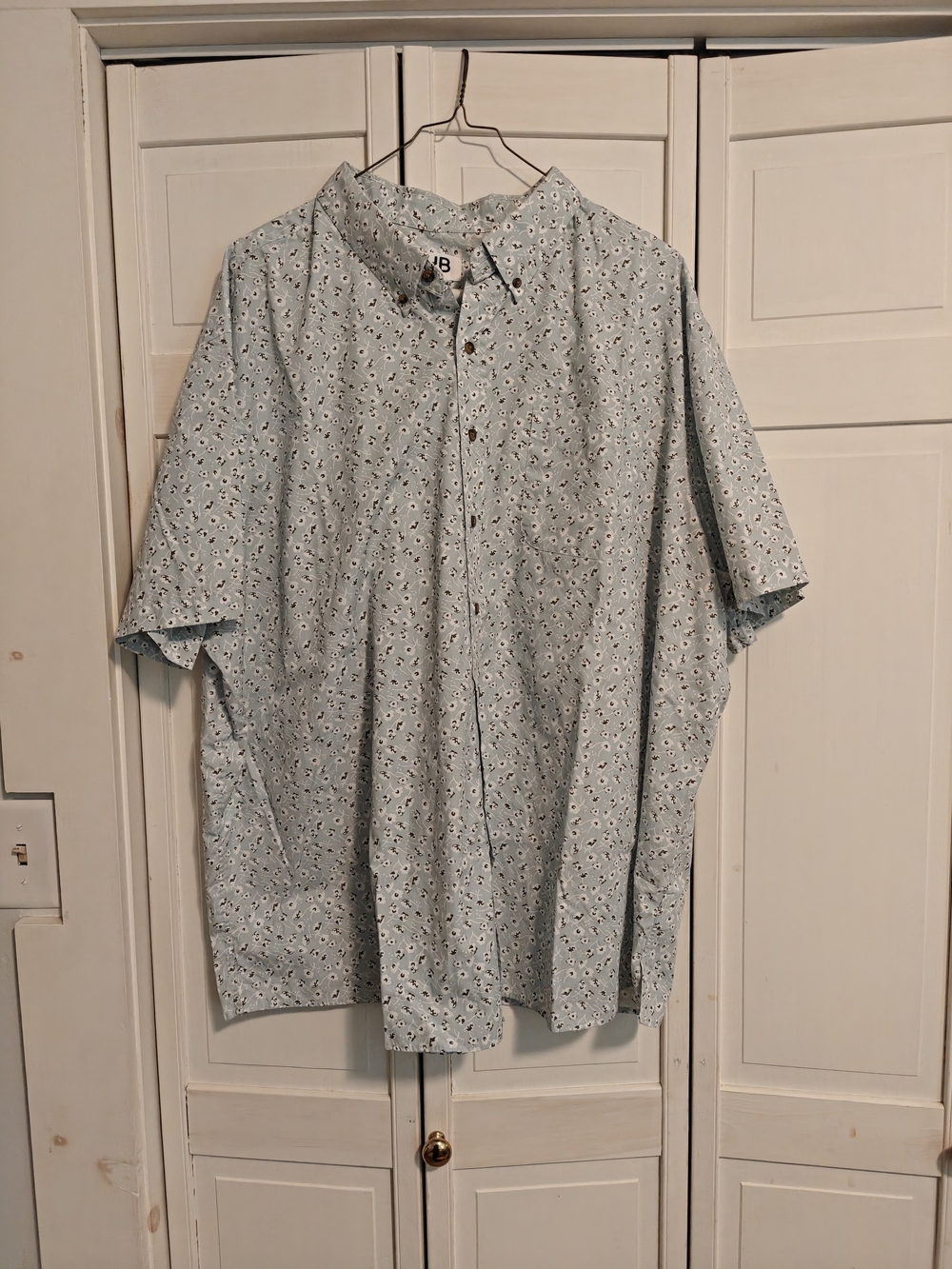 Harbor Bay Light Green Short-Sleeve Button-Down with Subtle Print